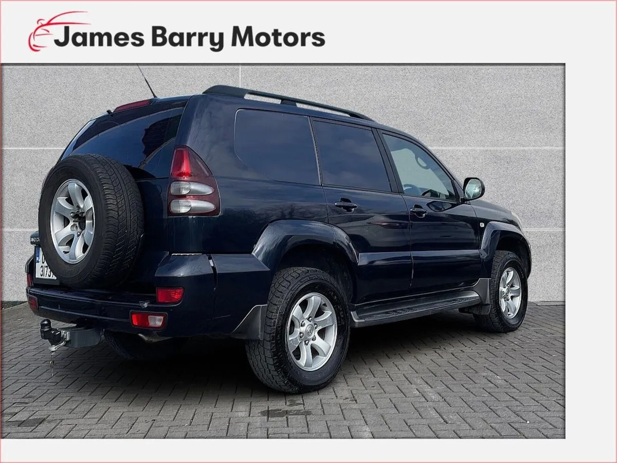 Toyota Land Cruiser 3.0 - Image 4