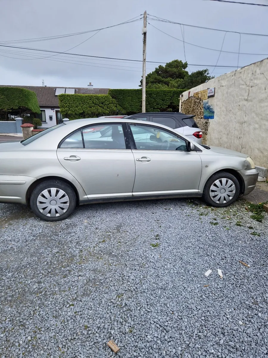 Toyota Avensis 2004 - Image 2