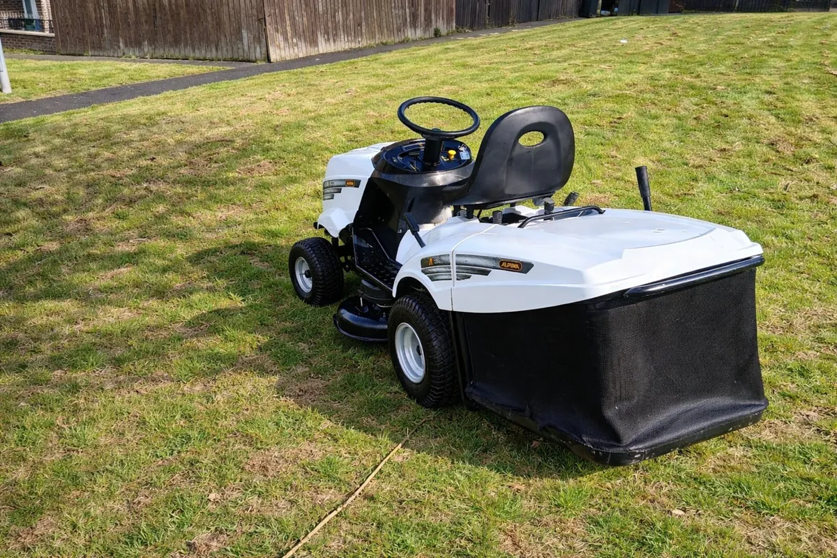 Alpine ride on lawnmower - Image 3