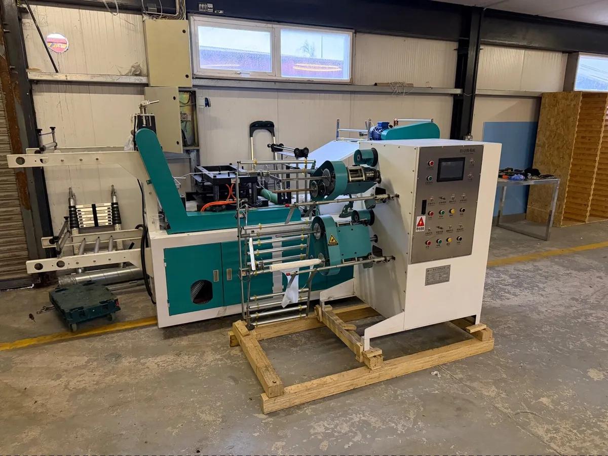 Plastic apron machine - Image 2