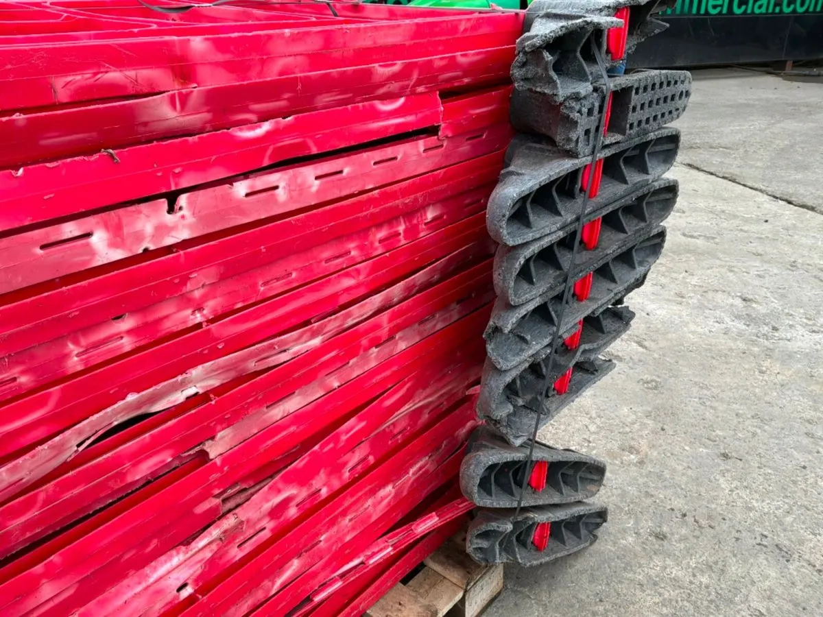 PEDESTRIAN SAFETY BARRIERS..2010. - Image 2