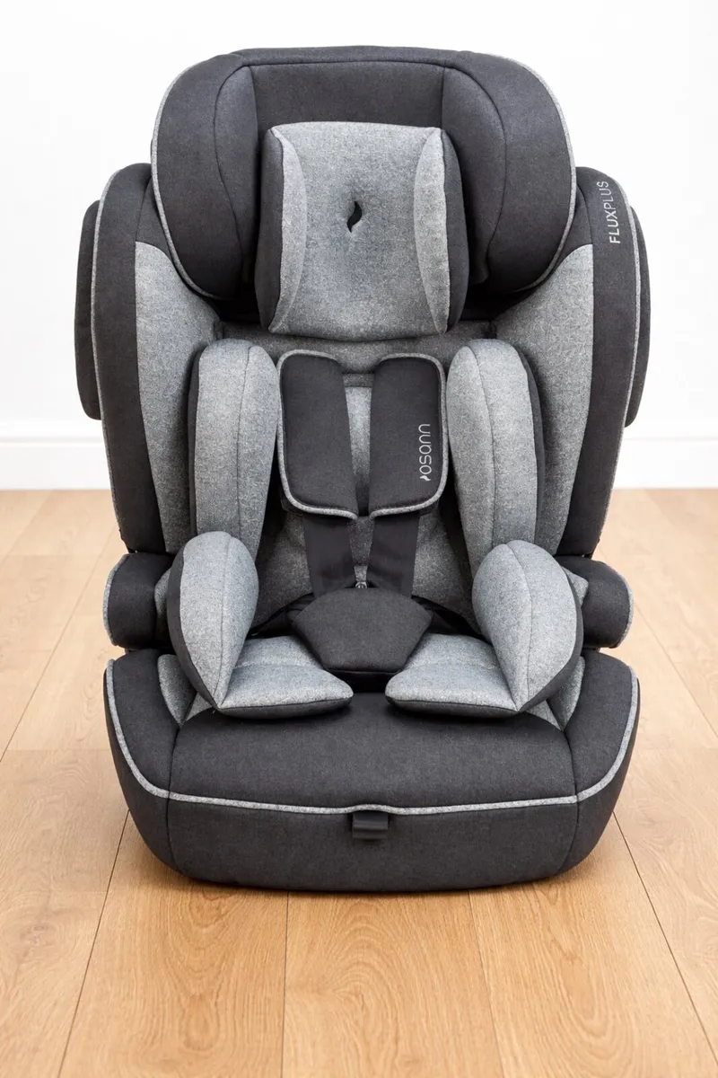 Child Car Seat 9–36kg + ISOFIX BaseChild Car Seat - Image 1