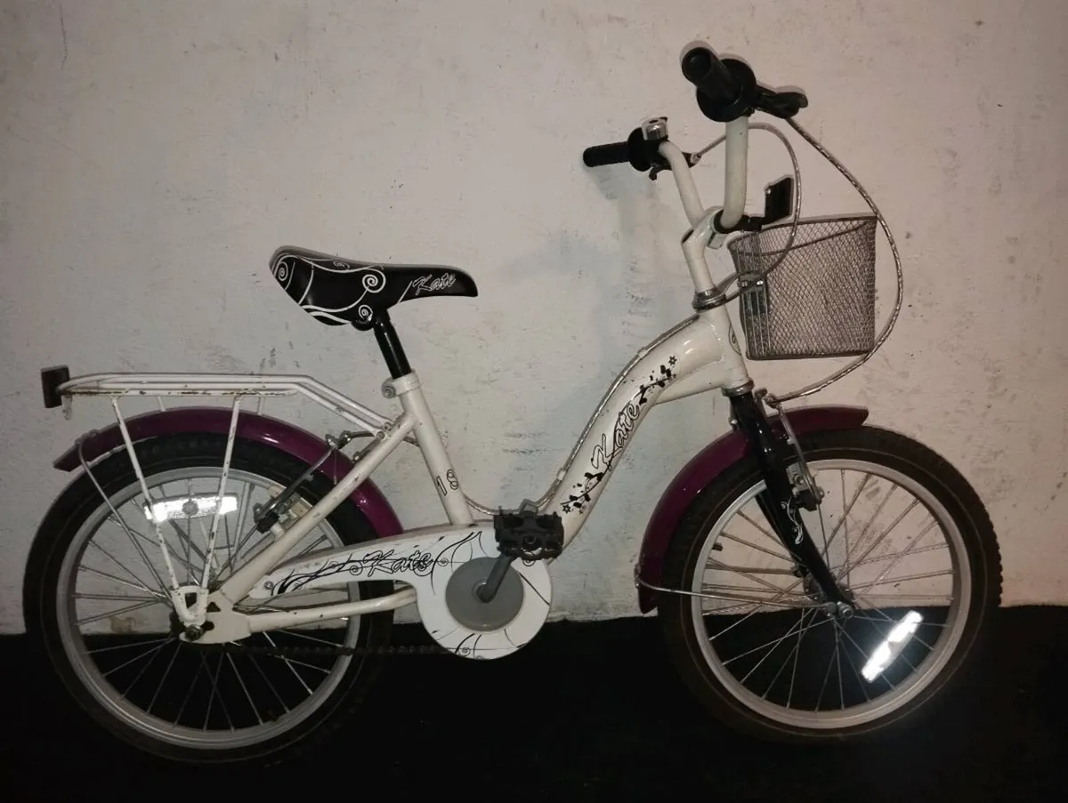 Girls 18inch bike - Image 1