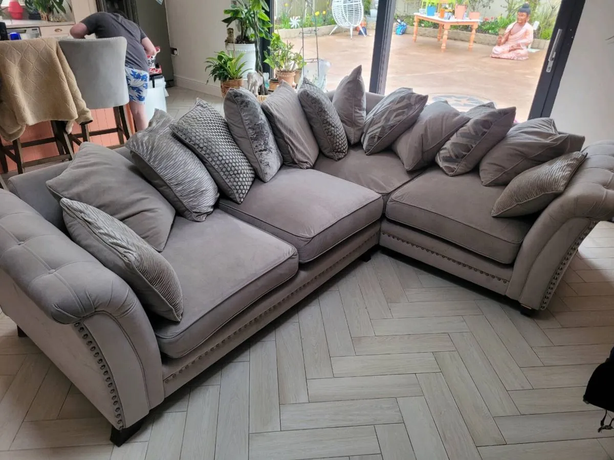 Corner couch - Image 4