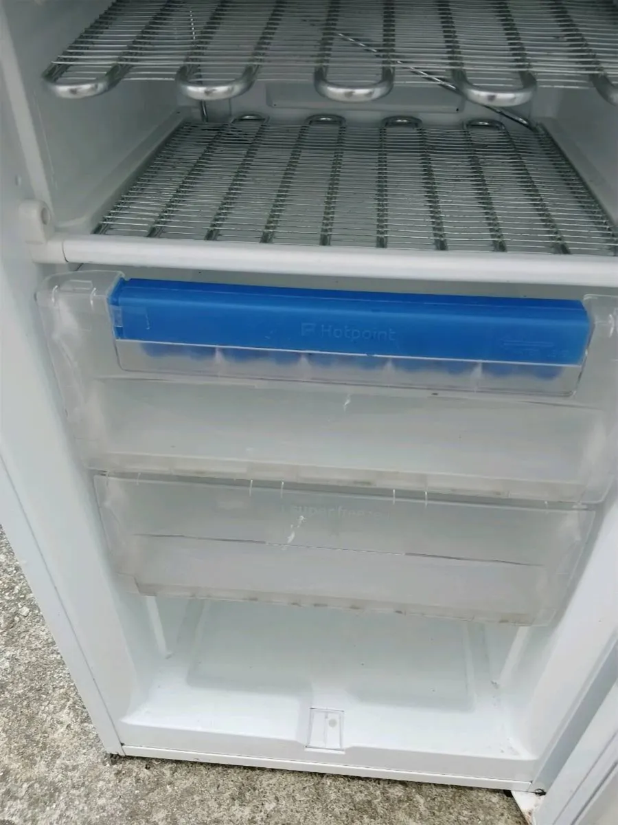 Hotpoint fridge freezer - Image 4