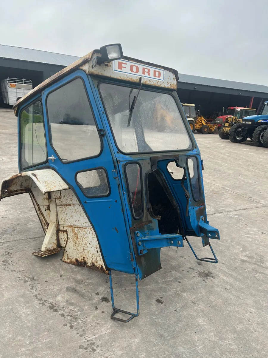 Original Ford 4000 / 4600 Safety Cab - Image 1