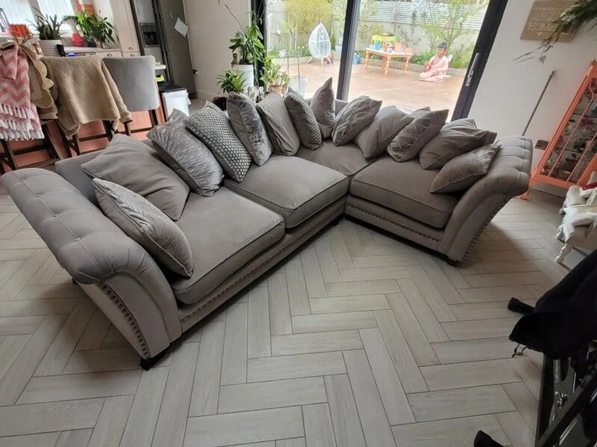 corner couch - Image 2