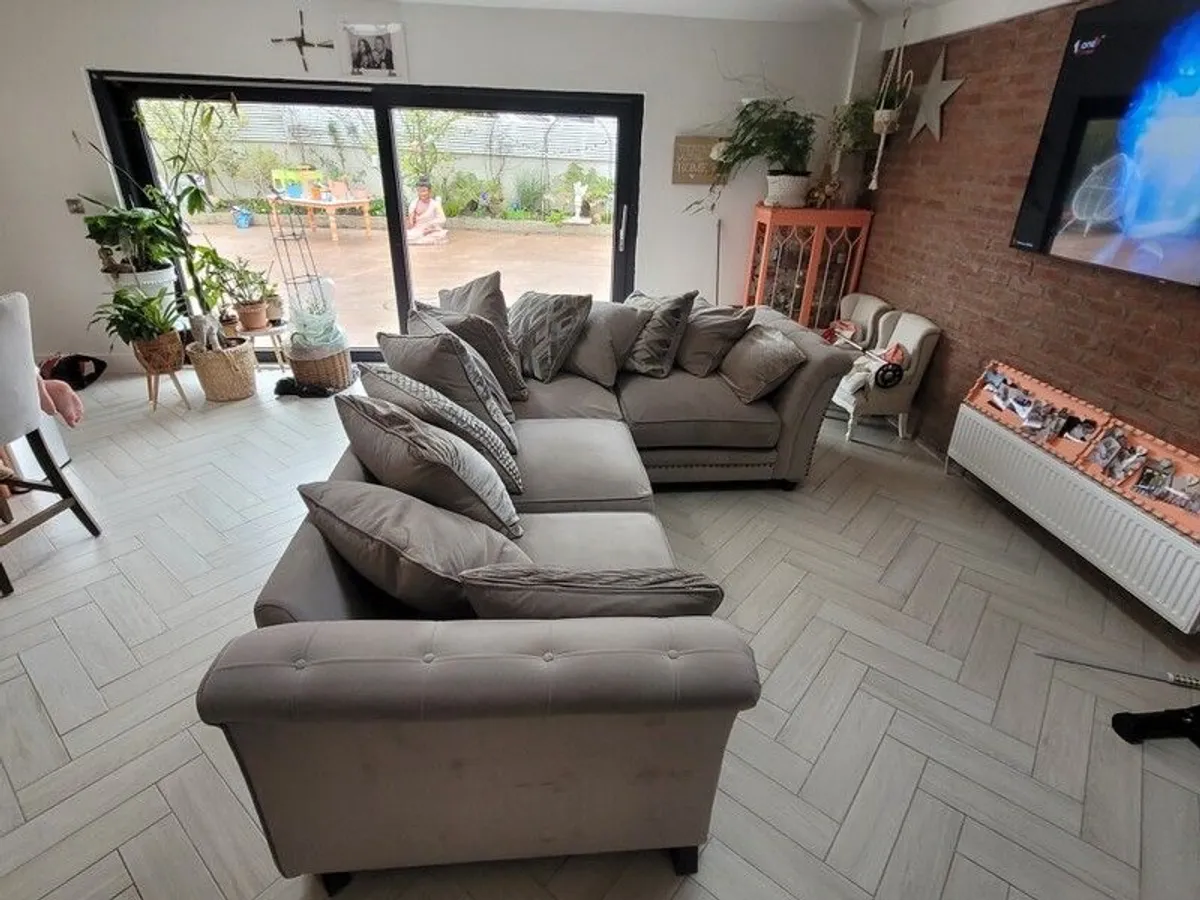 corner couch - Image 4