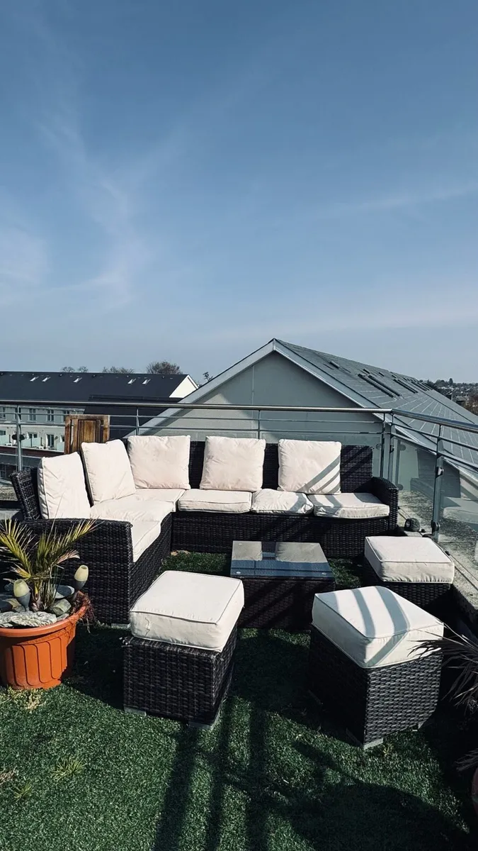 Rattan garden set - Image 1