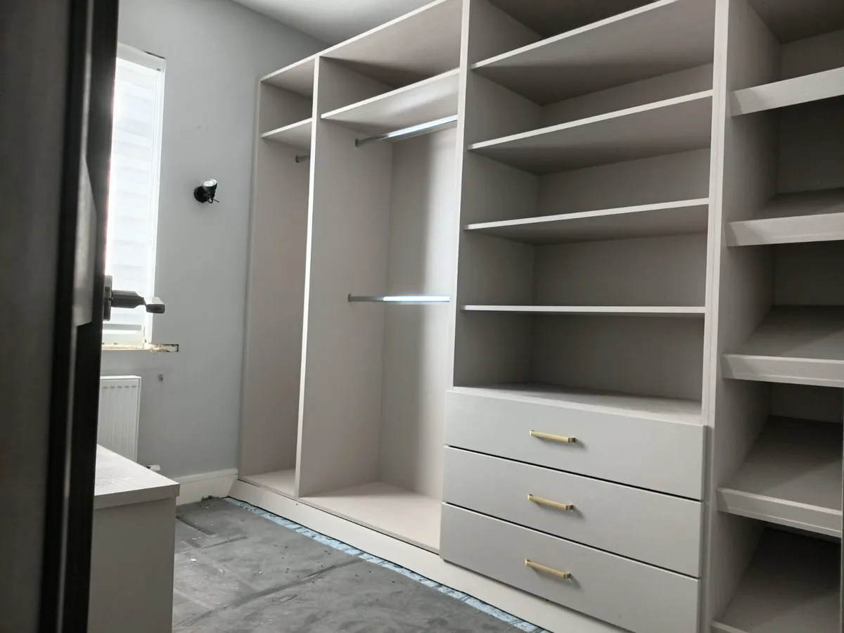 Large Walk-in Wardrobe - Image 4
