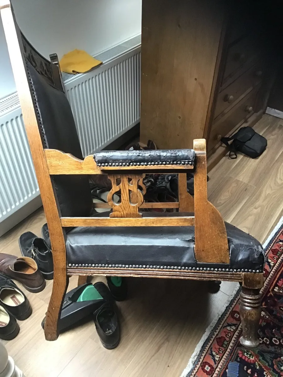 Antique chair - Image 1