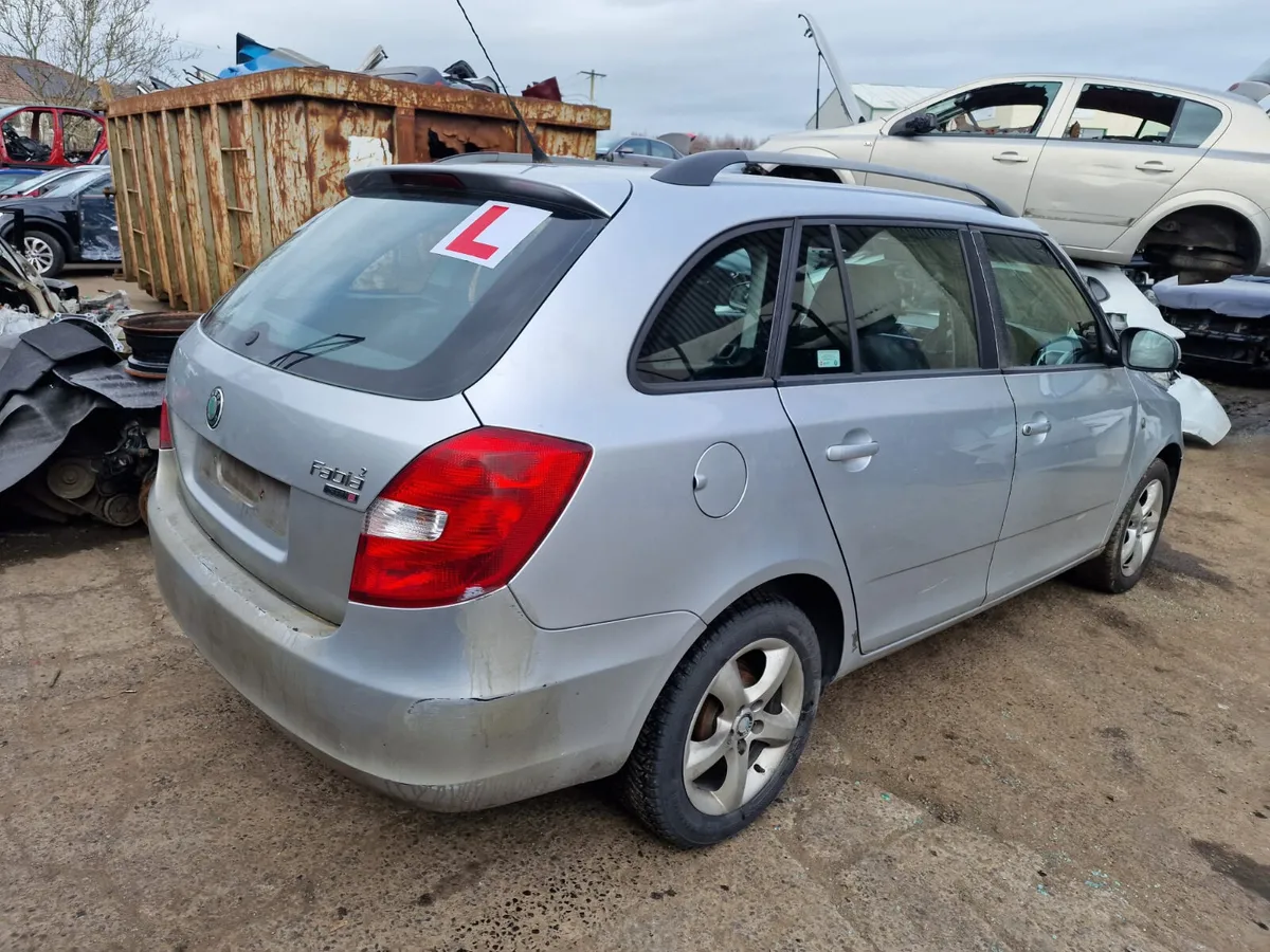 09 SKODA FABIA  1.4 TDI (BNV) FOR BREAKING - Image 4