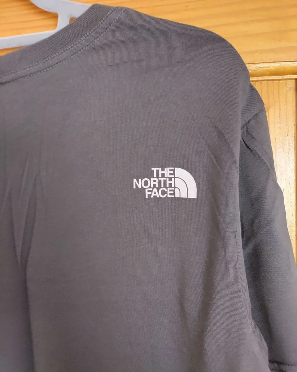 The North Face T shirt L New - Image 4