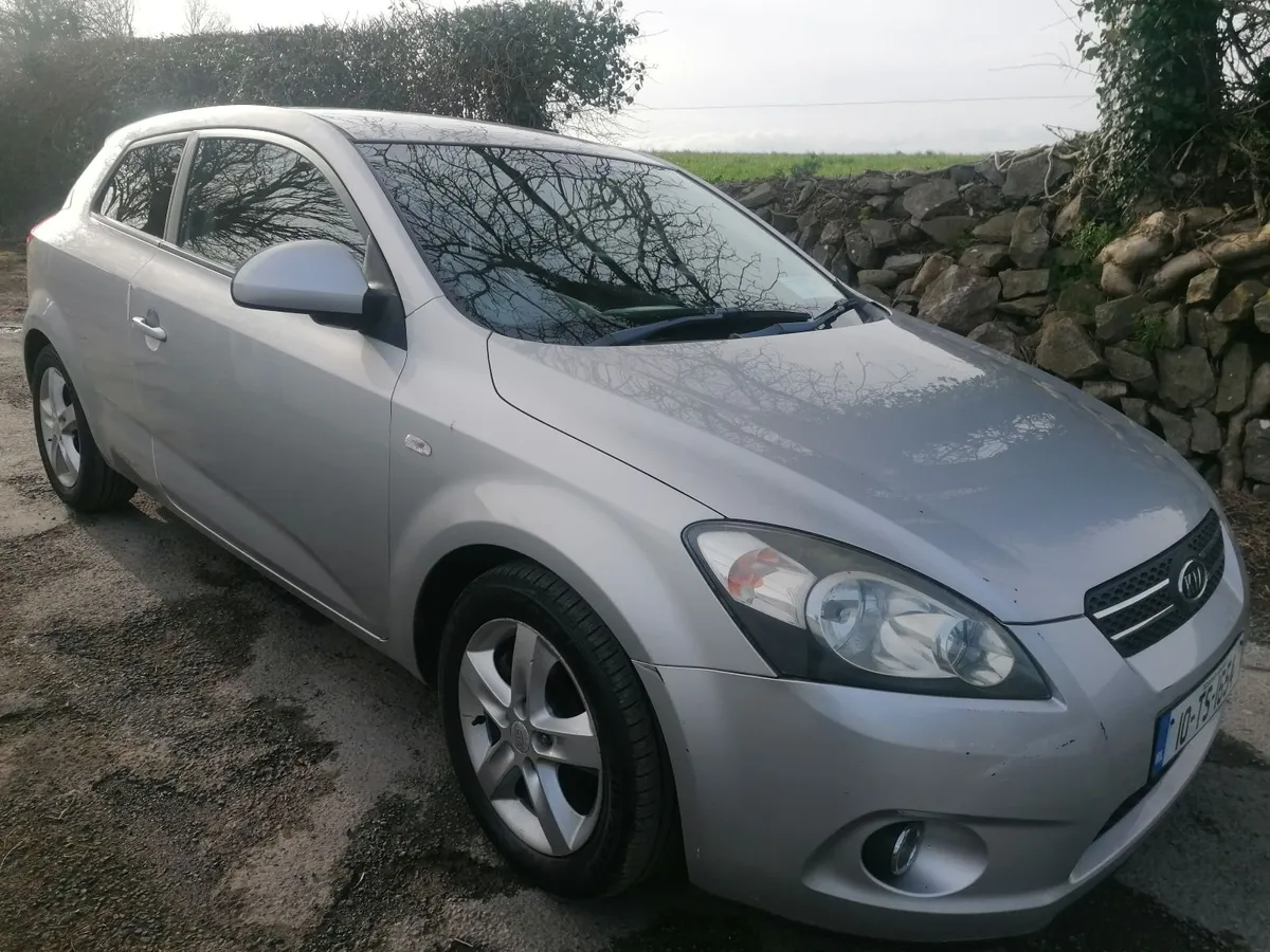 Kia Ceed 2010 - Image 1