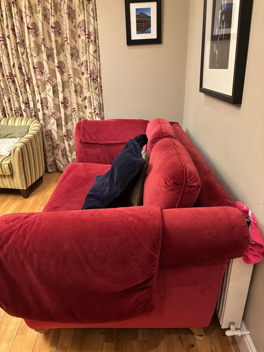 Fineline 2-Seater Sofa – Red Velvet - Image 3