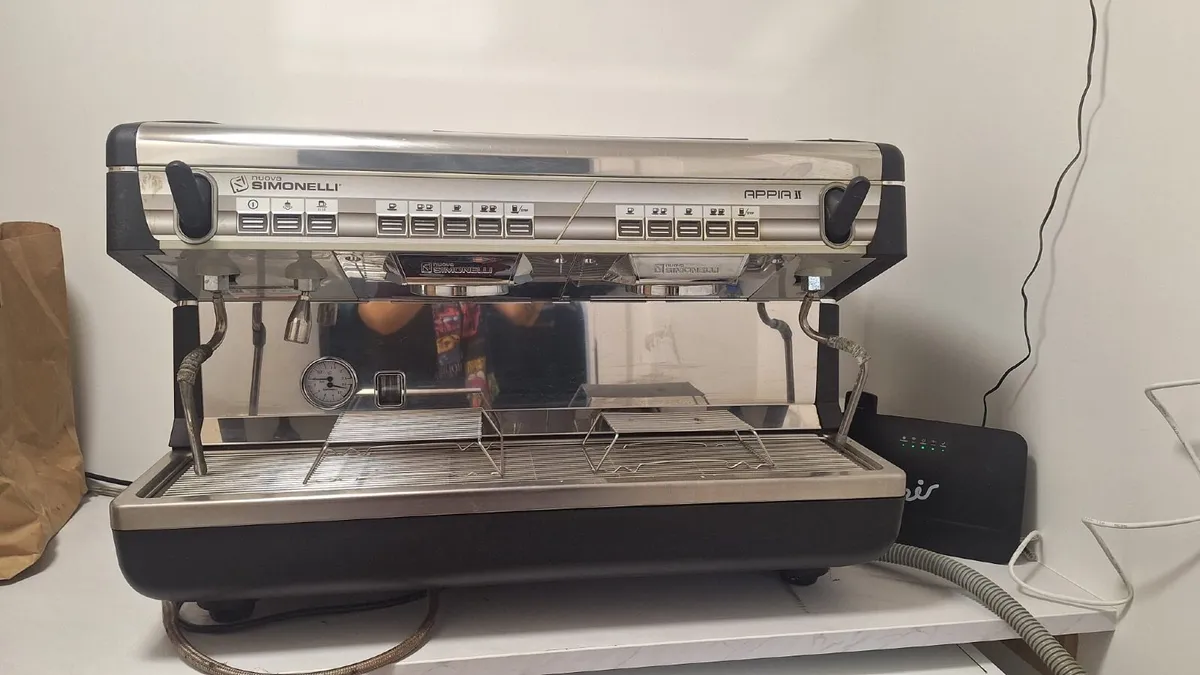 Coffee Machine- Nuova Simonelli Appia 2