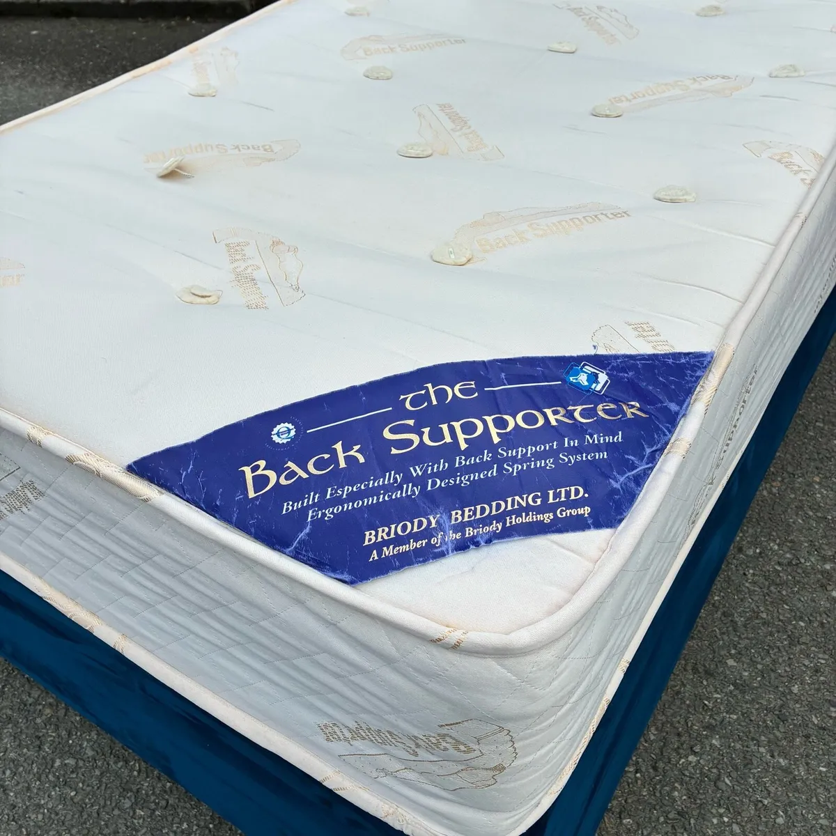 VGC! Blue Crushed Velvet Single bed - Image 4