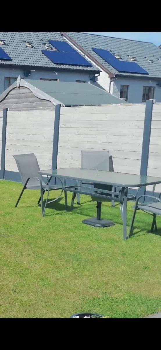 Garden table /6 chairs - Image 1