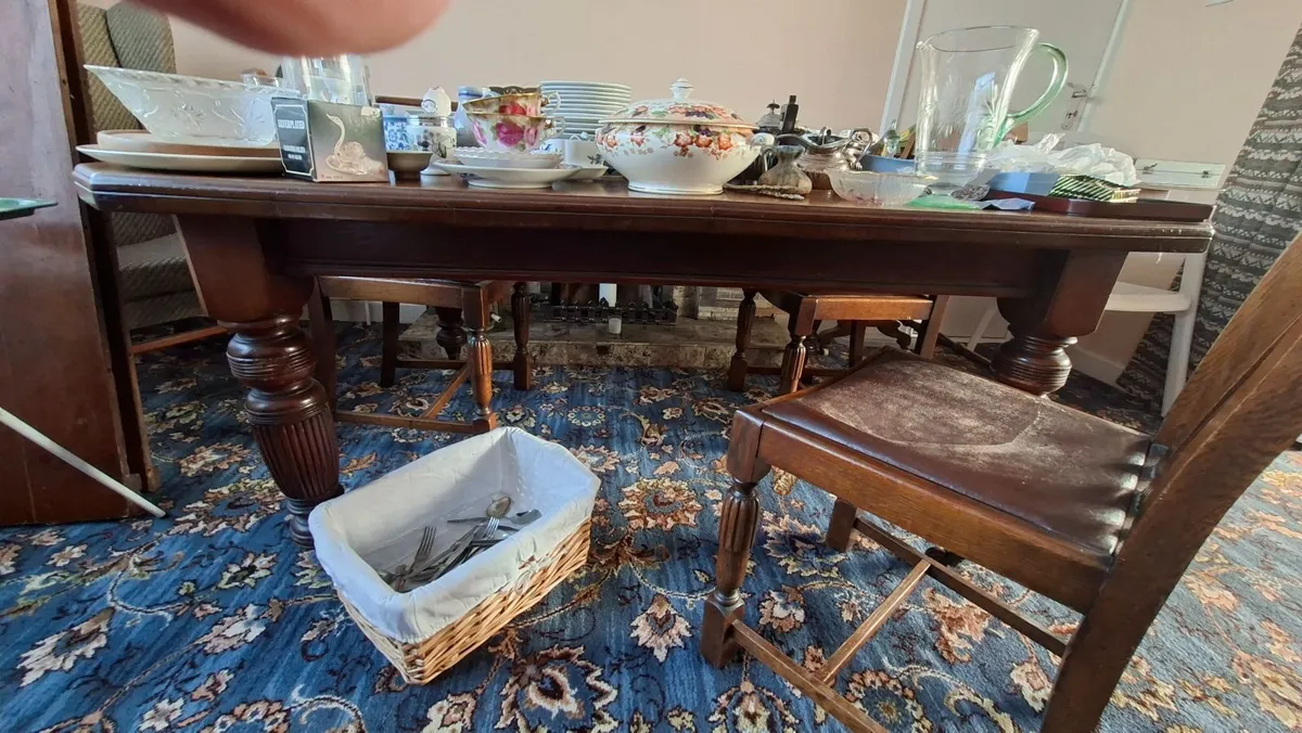 Antique dining table - Image 1