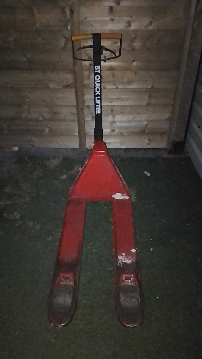 Pallet Truck - Image 1