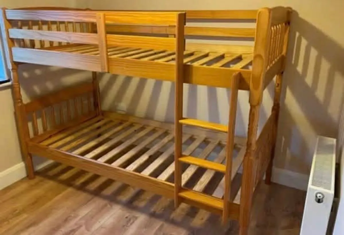 Bunk beds chest of drawers - Image 1