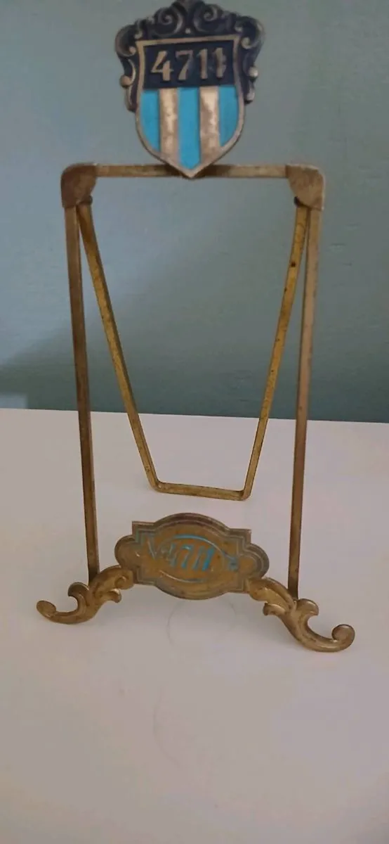 Vintage 4711 Easel Stand And 2 Bottles Of 4711 - Image 2