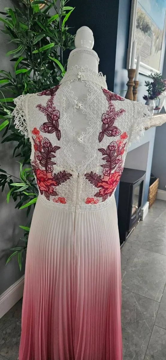 Designer dress - Image 3