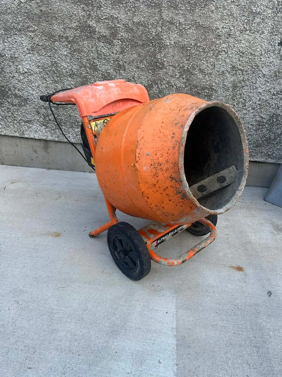Cement mixer - Image 1