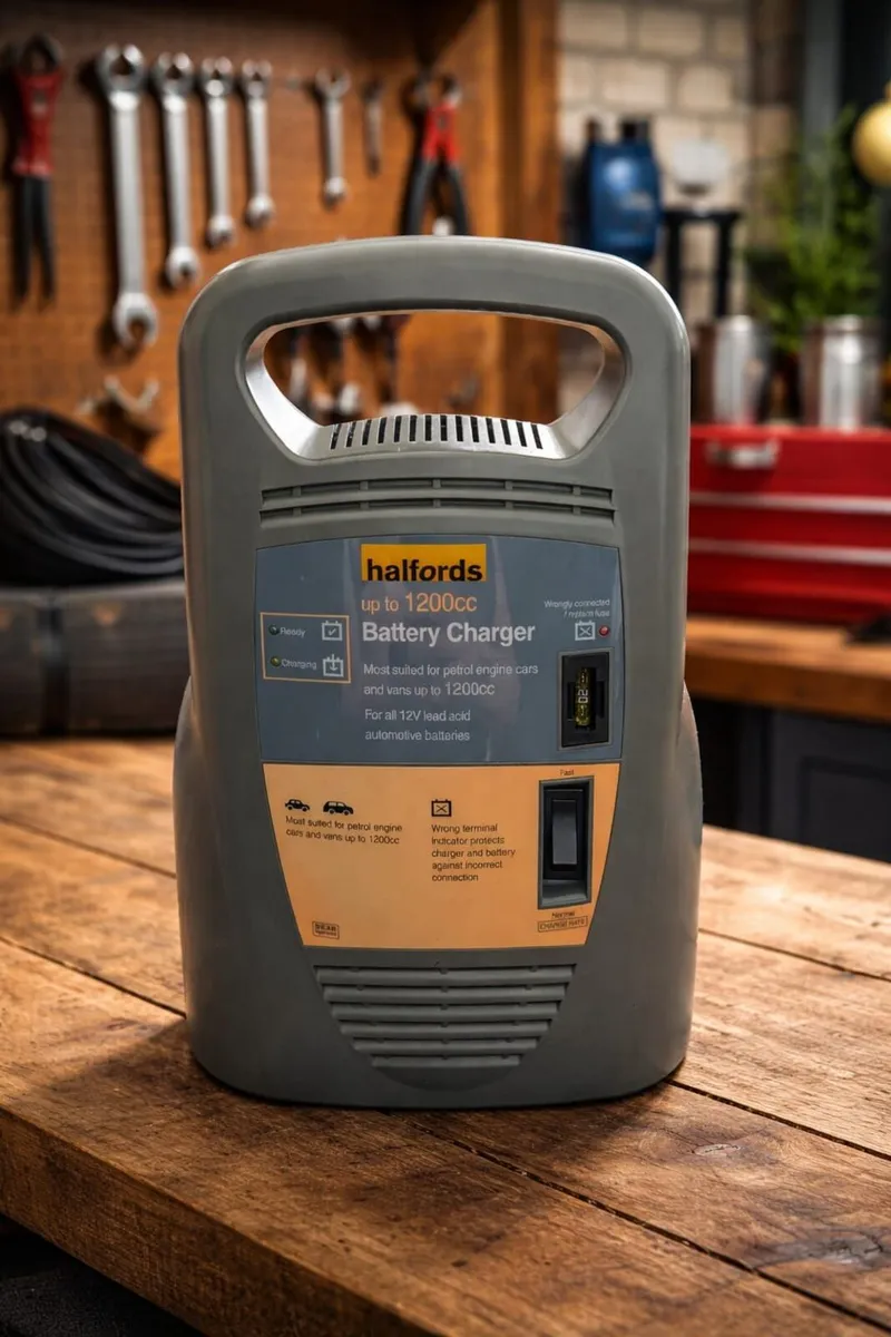 Halfords 12V Battery Charger – up to 1200cc - Image 1