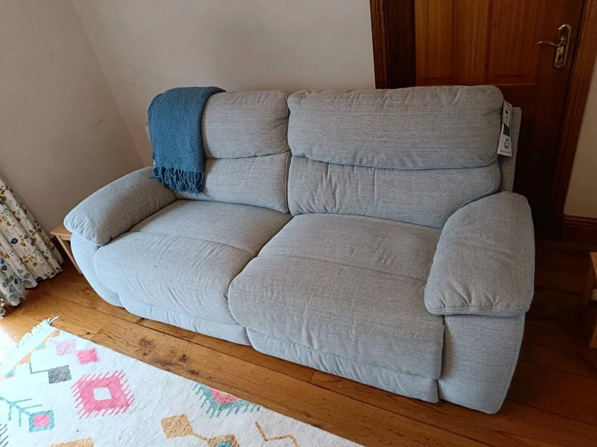 3 Seat Grey Power Recliner 2023 - Image 1