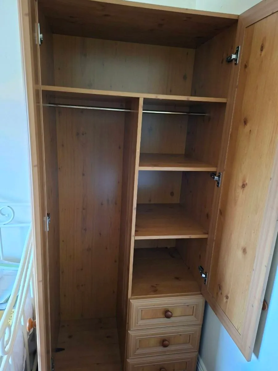 Wardrobe 2 door with mirror - Image 2