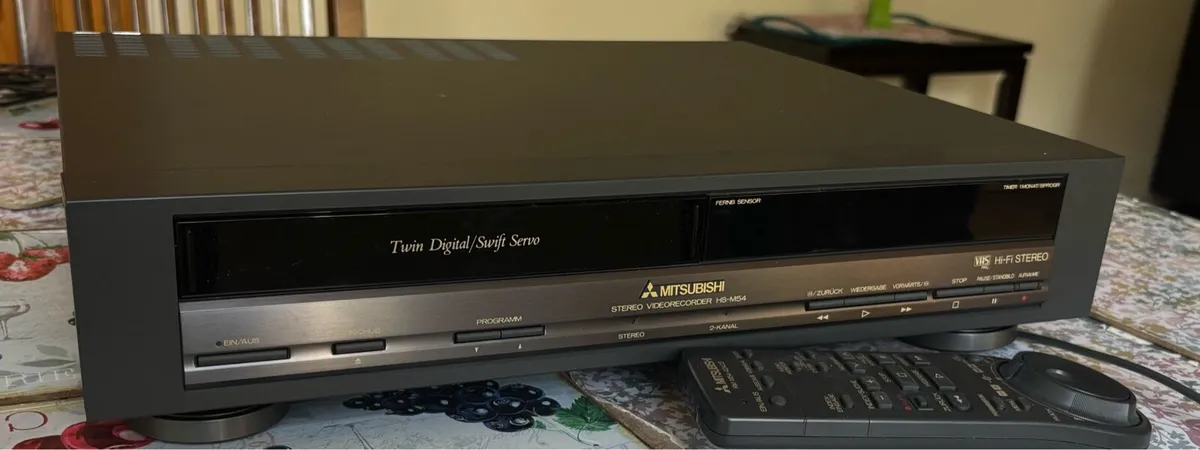 Mitsubishi M54 VHS player (for repairs) - Image 4