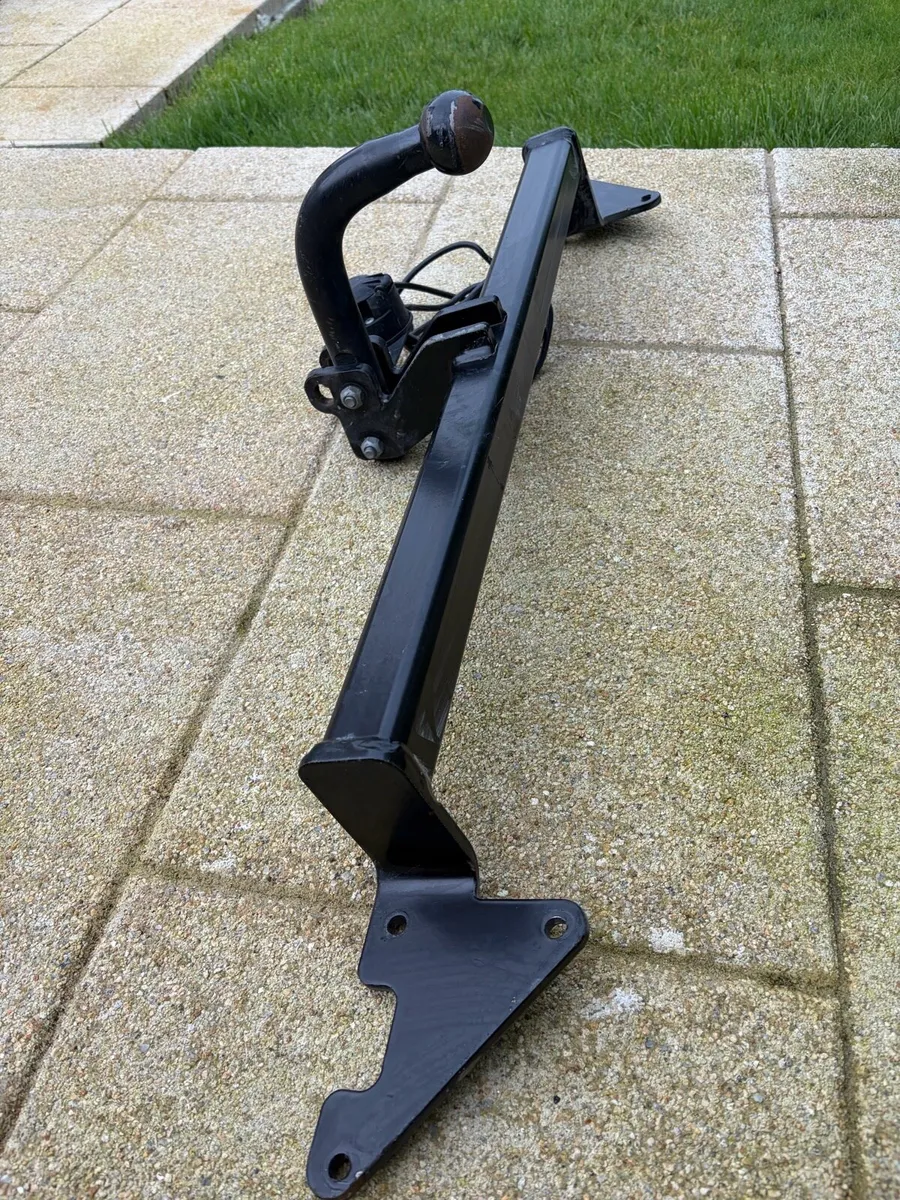Ford transit courier tow bar - Image 1