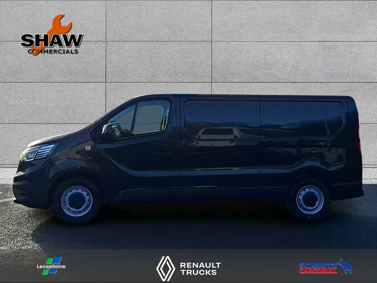 Renault Trafic Red Edition Black - Ready for 261 - Image 2