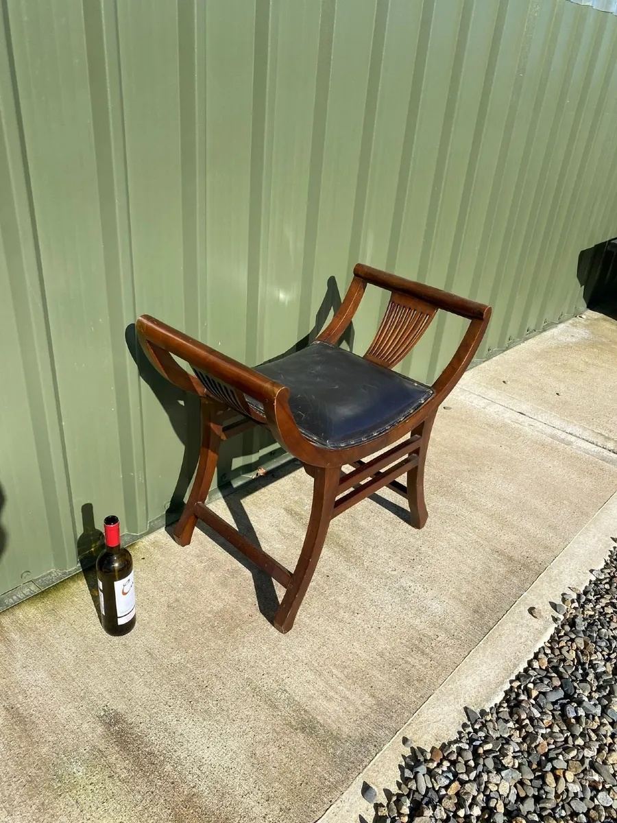 piano stool - Image 1