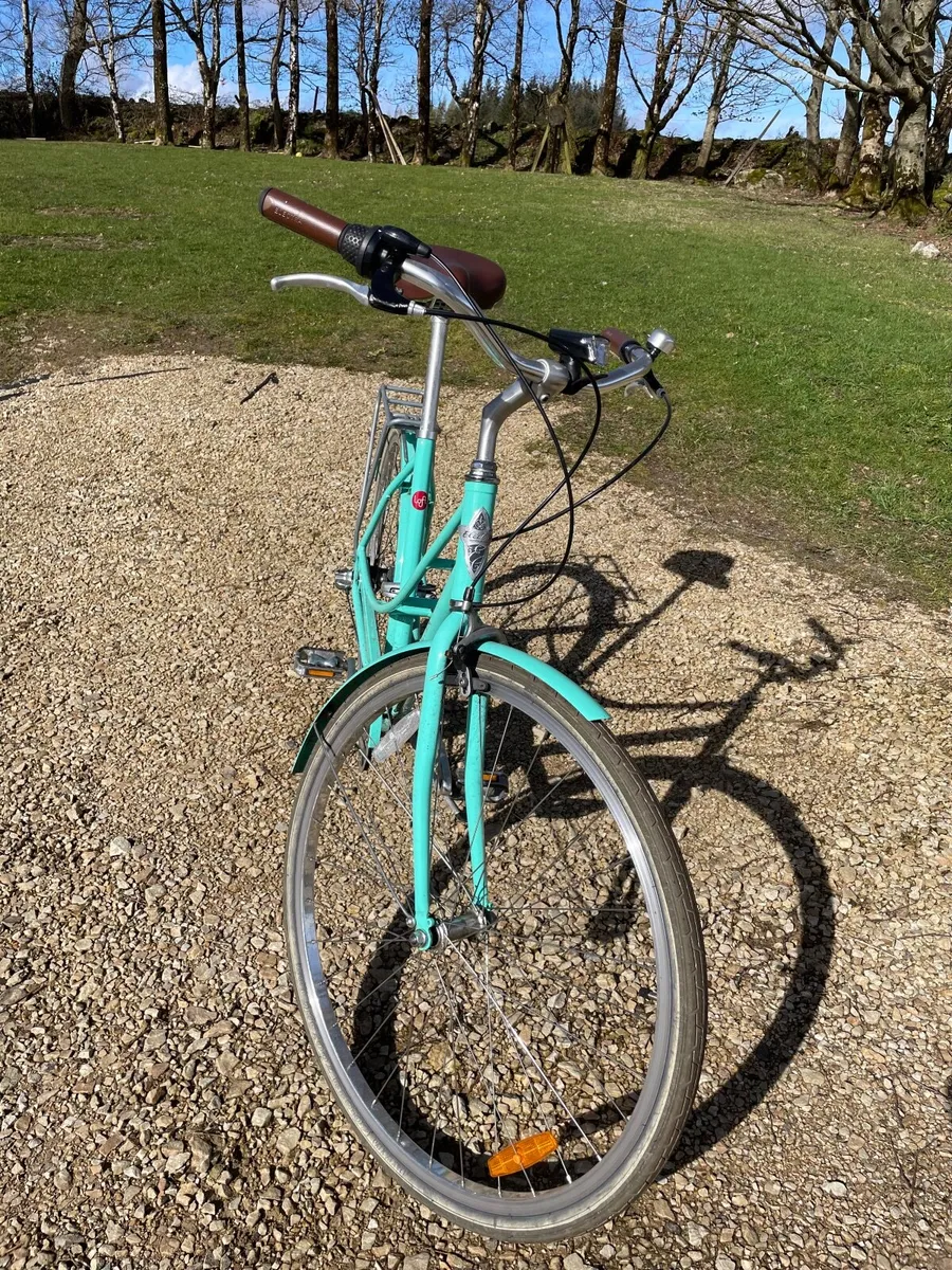 Ladies bicycle - Image 2