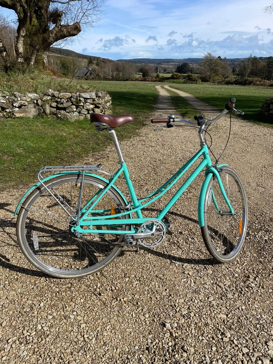 Ladies bicycle - Image 3