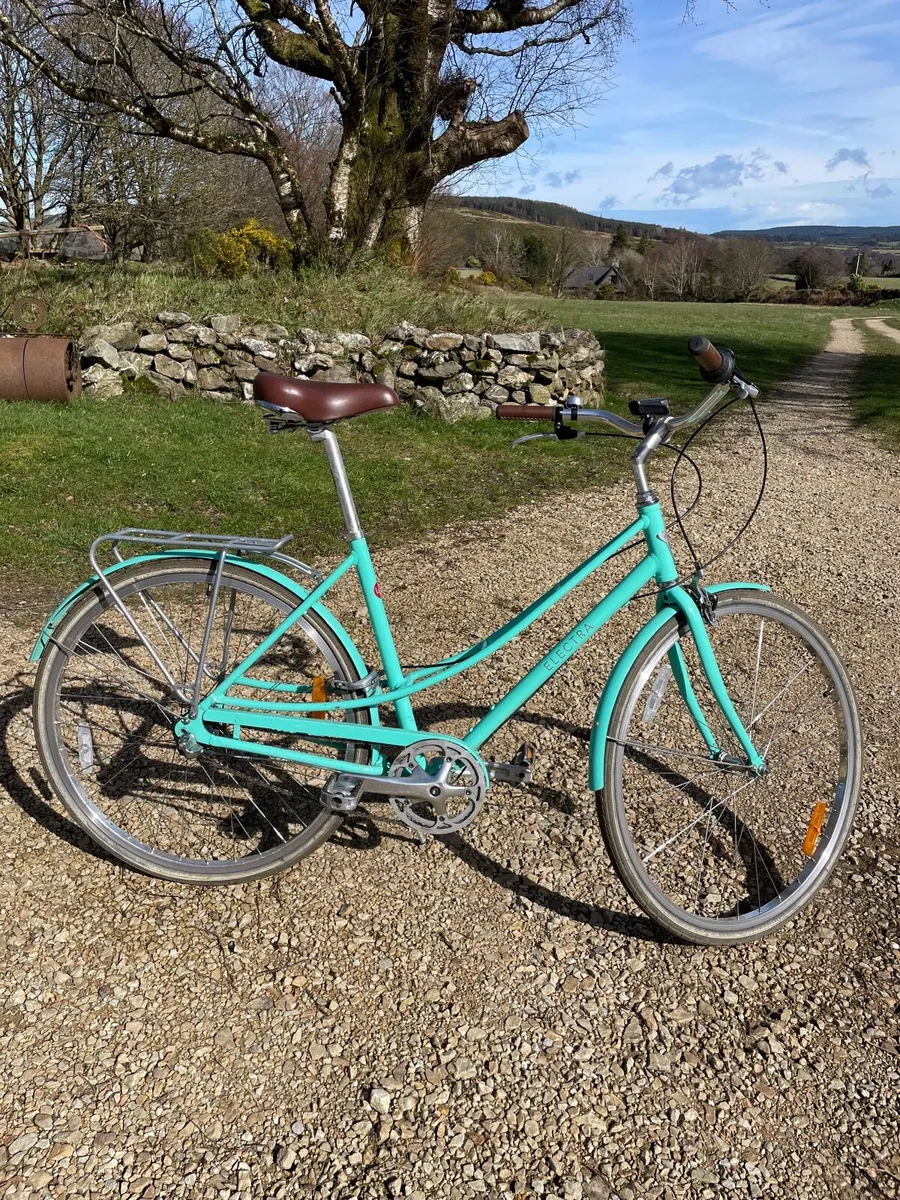 Ladies bicycle - Image 4