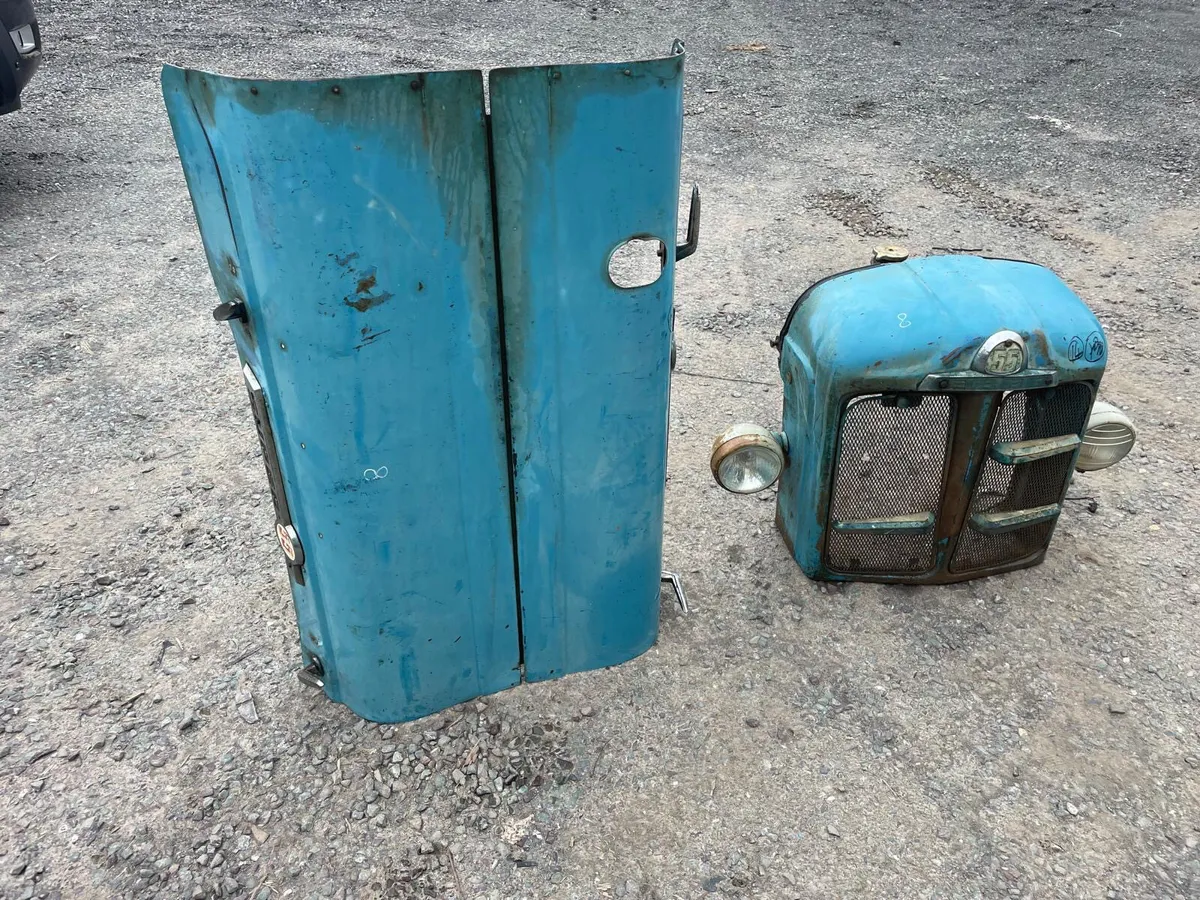 Ex European Fordson Nose, Bonnet, Mudguards - Image 1