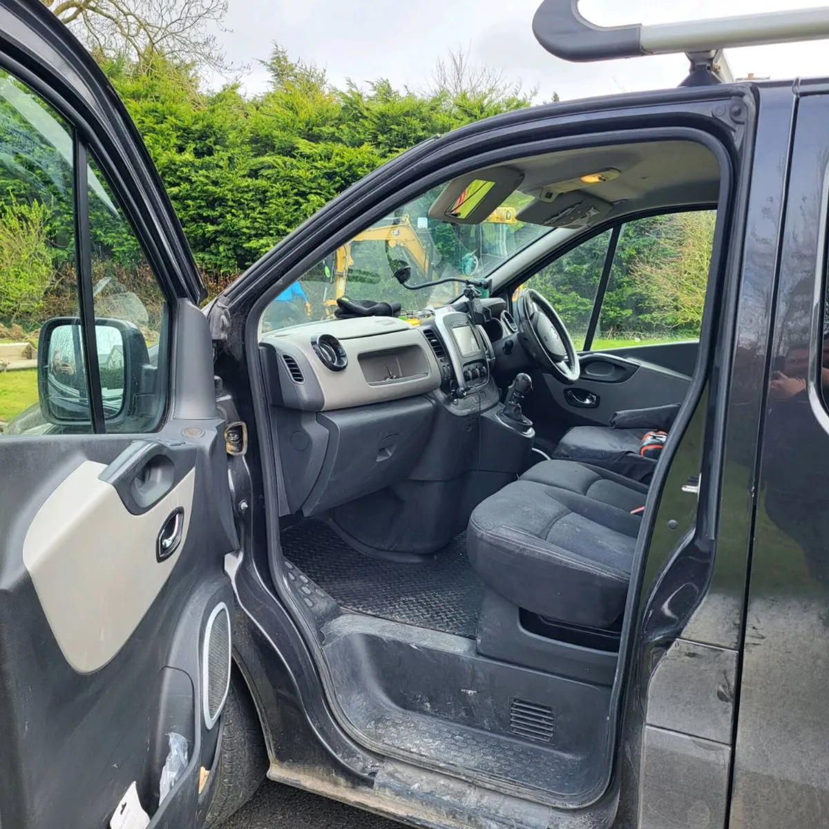 Renault trafic crew cab - Image 4