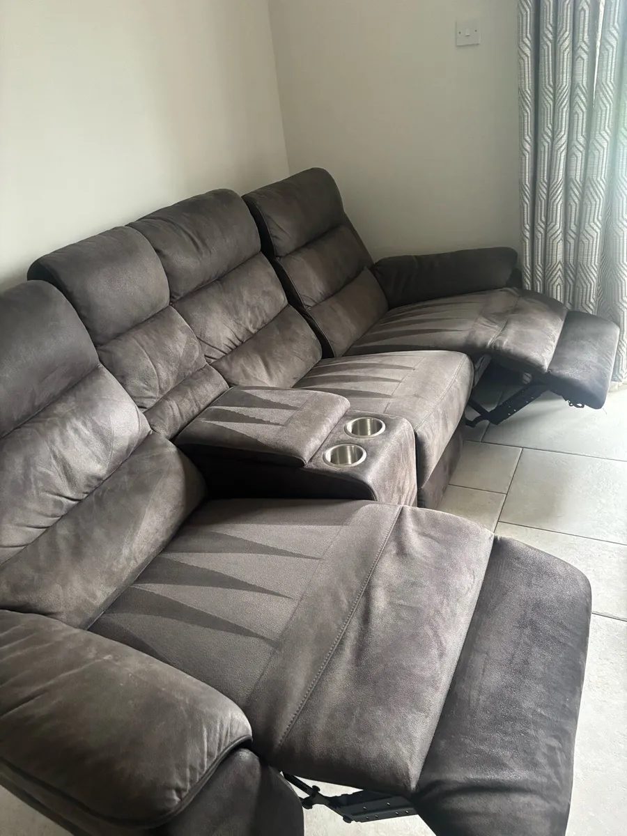 Recliner sofa - Image 3