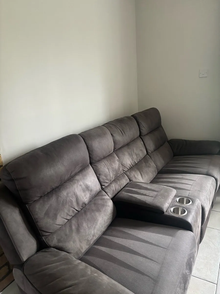 Recliner sofa - Image 1