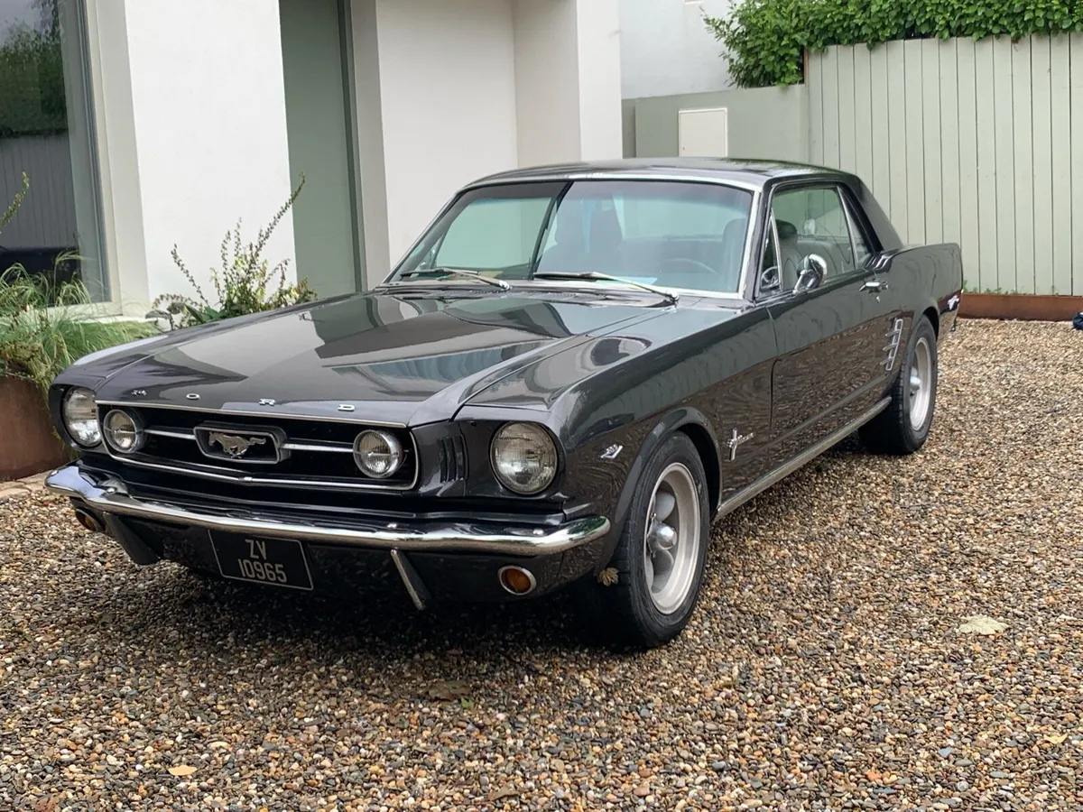 Ford Mustang - Image 1