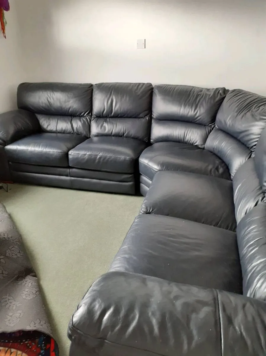 Corner leather sofa - Image 1