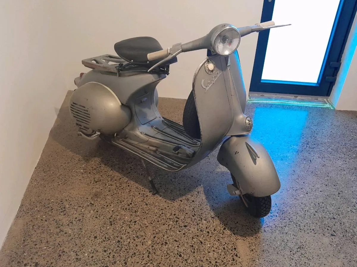 Vespa Vb1 1957 original paint - Image 1