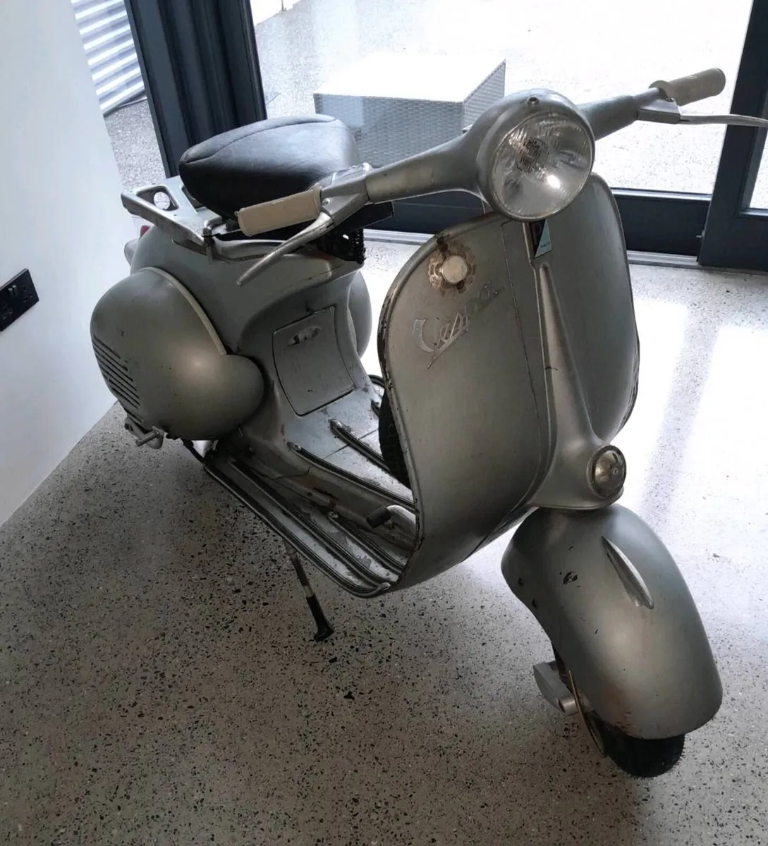 Vespa Vb1 1957 original paint - Image 1