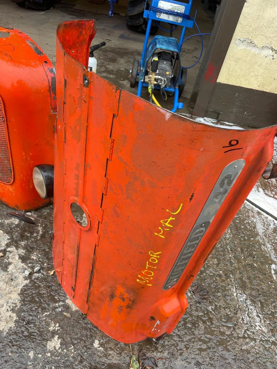 Nuffield 342 Bonnet & Nose - Image 2