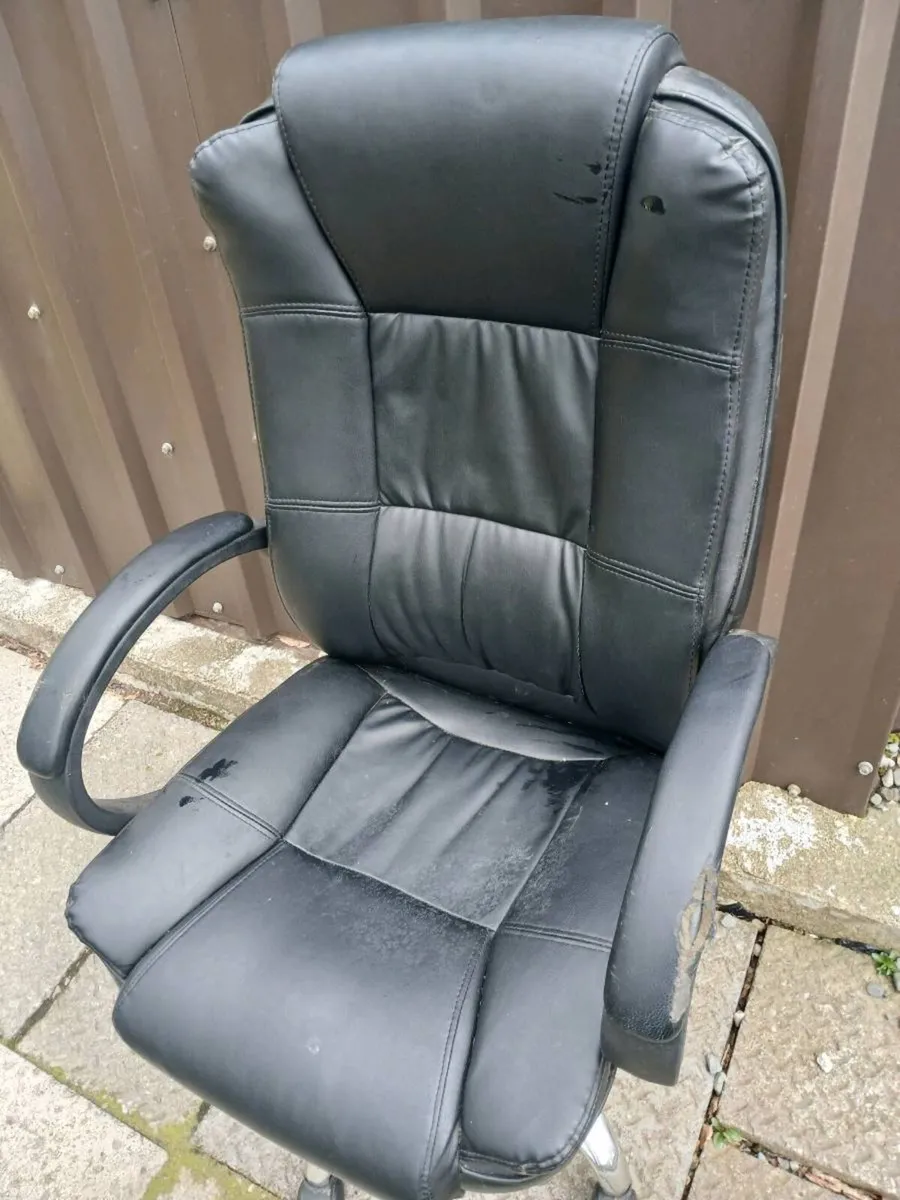 Swivel Chair - Image 3