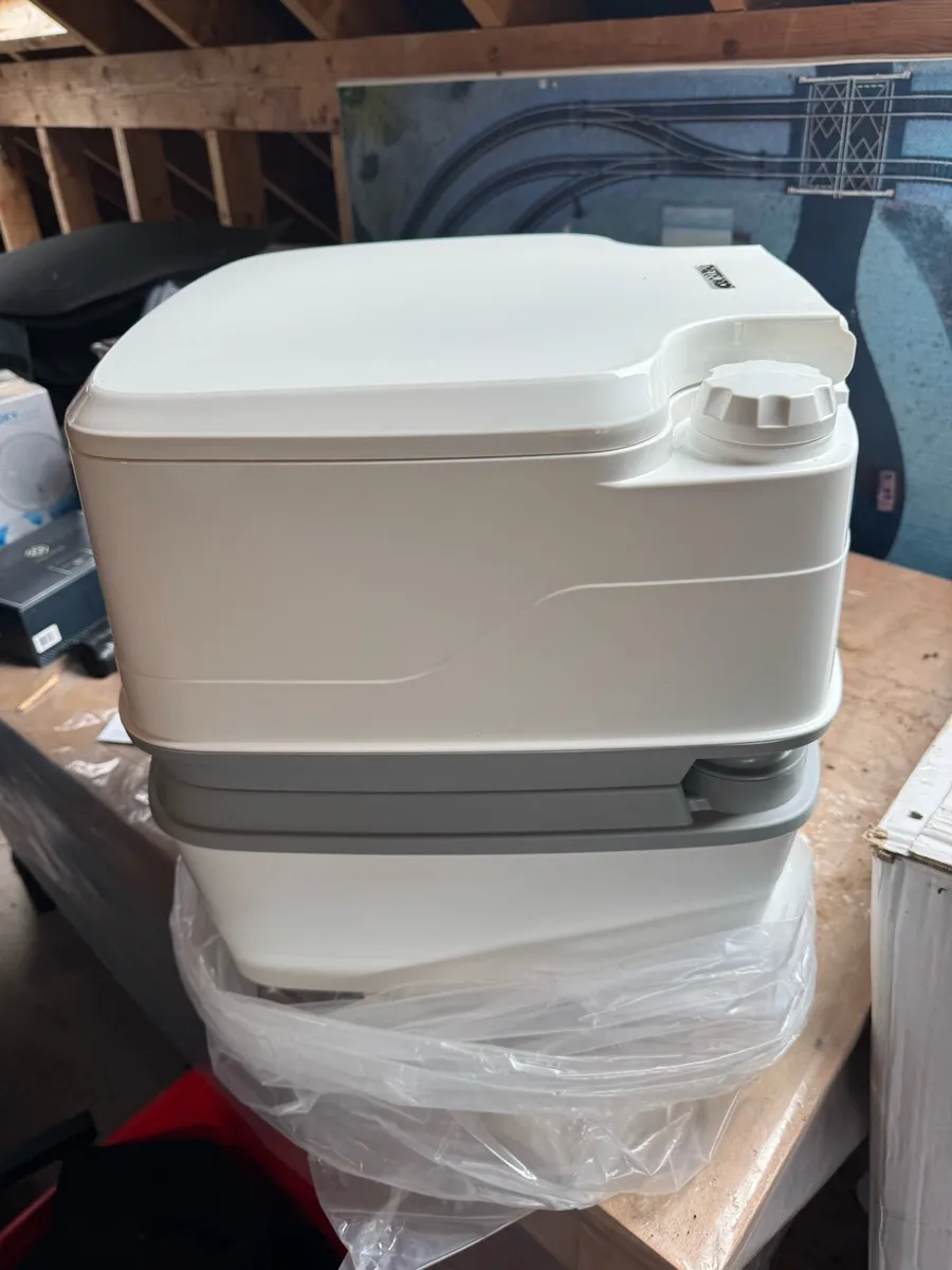 Therefore Porta Potti 165 - Image 2