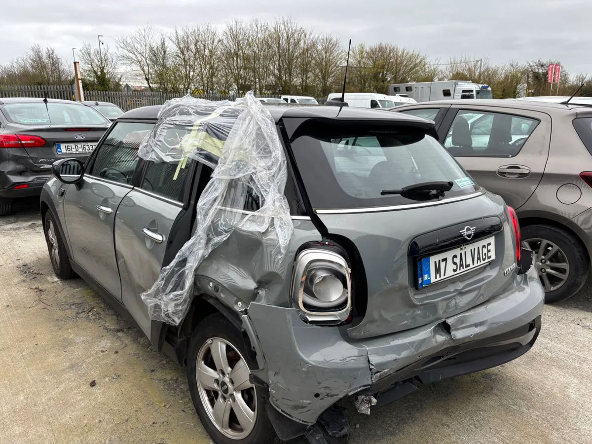 22 Mini Cooper 1.5 Petrol Auto 30km Starts - Image 4